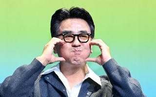 류승룡 "게리 올드만과 치열한 경합"…서울드라마어워즈 수상 자화자찬