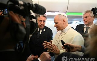 교황 "누구를 공격할 뜻 없어…트럼프 두렵지 않아"