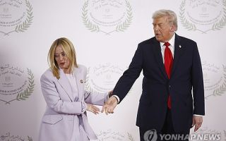 트럼프, '교황 옹호' 伊멜로니까지 싸잡아 비난
