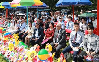 北, 국제아동절 맞아 전국에서 기념행사…김정은 우상화도