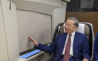 中·베트남 총리 통화…"인프라 연결 확대, 해상 갈등 관리"