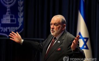트럼프 발언 반박 주이스라엘 美대사, "SNS 보니 아직 안잘렸다"