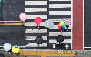 토요일 전국 흐리고 남부지방 곳곳 비…낮 기온 최대 32도