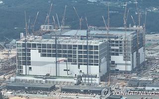 삼성전자 용인 반도체 공장 1∼2년 당긴다…2029년 첫 가동