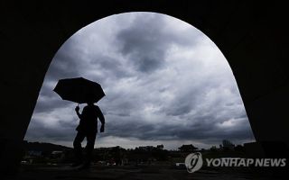 제헌절 전국 흐리고 충청·남부에 비…낮 최고기온 32도