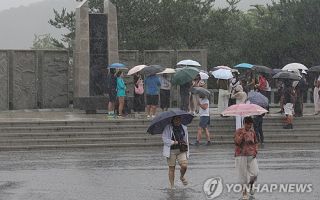 전국 곳곳에 빗방울…충청권·남부 내륙엔 소나기