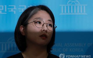 용혜인 '마이웨이'에 與내부선 "불난 데 기름 붓는 격" 불만
