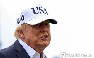 트럼프 "젤렌스키, 러시아 경유 시설 공격 멈춰라"