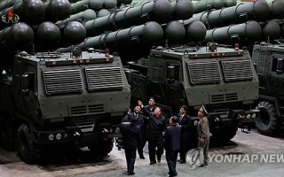 김정은, 군수공장 시찰…"포병, 가장 파괴적 공격력 갖춰야"