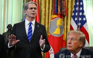 '서류철 던지고 욕설' 다혈질 베선트…짐싸는 美재무부 관료들
