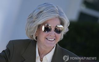 트럼프, '교체설' 백악관 비서실장에 "엄청난 투사" 찬사