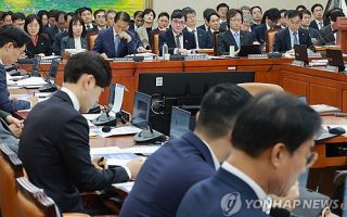 국회, 종합감사 본격화…오늘 '공소취소·레버리지' 재공방 전망