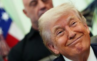 트럼프, 이란의 호르무즈 통제 재개에도 "대화 순조롭게 진행 중"