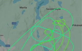 핀란드 하늘에 그려진 민망한 비행 궤적…공군 훈련생 장난에 징계 위기