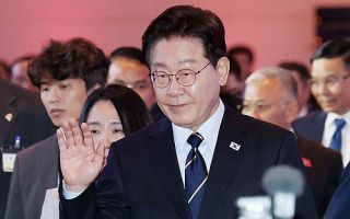 이 대통령 부부, 하노이 호안끼엠 호수 깜짝 방문…시민들과 베트남어로 교감