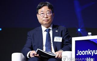 靑 경제수석 "메가프로젝트, 박정희 시대 산업화와 비견될 규모"