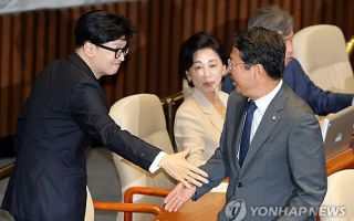 韓 "과장선에서 막혀? 알았어…영장판사는 단짝" 김승원 녹취공개