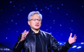 구리 대신 광섬유로…젠슨 황 "AI 인프라, 美 제조업 부활 기회"
