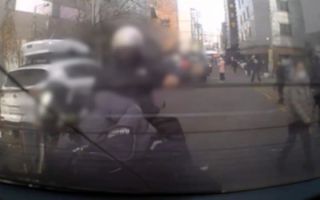 "사이드미러에 팔 툭"…오토바이 한 대로 1억 5천 뜯어낸 일당 구속