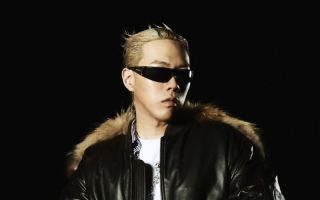 비와이 "거꾸로 달지 마라"…'태극기 배지 오착용' 김민석 총리 저격?