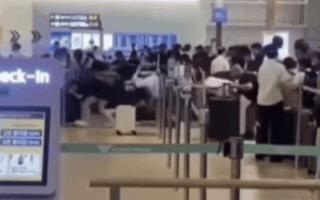 인천공항, 중국인 보따리상 '집단 새치기' 몸살…직원까지 다쳤다
