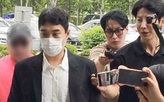 '아동 성매매' 혐의 최영중 휴대전화 열어보니…여성 나체 사진