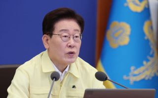 트럼프는 훈련 축소, 李는 "北 공격 의도 없어"…한미 대북 유화신호