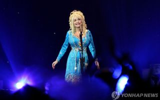 가난 딛고 美 문화 아이콘으로…‘컨트리 여왕’ 돌리 파튼 별세