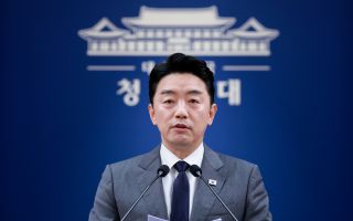 강훈식 “李, 연임 개헌 불가하다고 말해…정치 논쟁 유감”