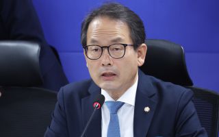 與 “장동혁, 윤어게인 회귀도 모자라 상처입은 국민마음 짓밟아”
