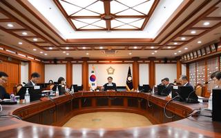 선거날도 출근 안 한다, 유명무실 선관위원