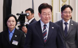 李 “반도체 주 52시간 예외, 새 제도 만들 필요까지 있나”
