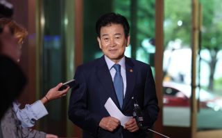정동영 "시진핑 방북시 북미회담 논의될 것"..방남 女축구팀 우승 기원