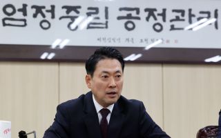 국민의힘 지지도 44.3% '역전'.."재선거 요구로 결집"
