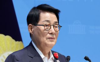 "뭘 알아야 한동훈과 싸우지…왜 뒤로 숨나" 박지원, '지뢰 사고·北포로 비공개' 정부 직격