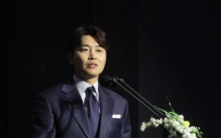 연봉 1억4400만원에 출근은 26일?…근무태만 의혹 이동국 "비상근이라 송구, 밖에서도 일했다"