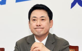 박지원 "미국행으로 도피처 찾는 장동혁, 공천갈등으로 방향도 없이 가출"