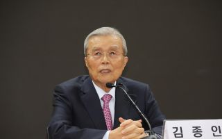 김종인 "장동혁 '재선거' 요구 비현실적…자리 유지하려 애쓰는 것"