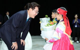 李대통령의 '초심', 중도의 목소리에 귀 기울이길