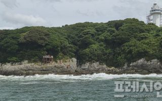 여수 오동도 해상서 5명 탄 모터보트 전복…1명 사망·1명 실종