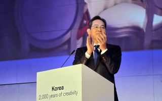 이재용, 어머니 홍라희 삼성전자 주식 1116만주 증여 받아