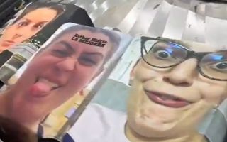 “도둑도 창피해서 못 훔치겠네”…‘못생긴 얼굴’ 캐리어 덮개, 여행객 필수템 등극