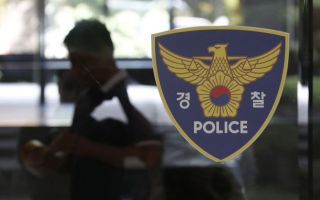 ‘환청 들었다’…신호 대기 중이던 택시 문 열고 기사 깨문 60대