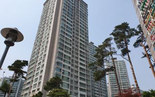 강남3구 집값 다 꺾였다…잠실 리센츠 고점比 4억 ‘뚝’