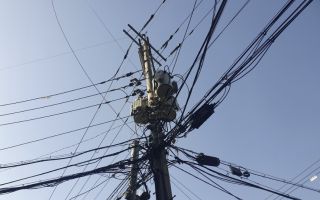 구리값 폭등에··· 퇴직 배전공 전봇대 전선 절도