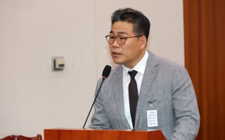 ‘무혐의’ 세관직원들, 백해룡 고소···백해룡 “영혼까지 매수됐다”