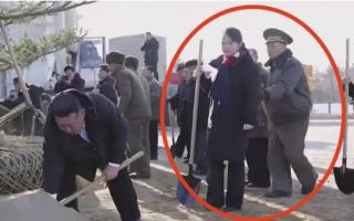 김정은 딸에게 손댄 장면 그대로 방송…북한 체제의 금기 논쟁 [핫이슈]