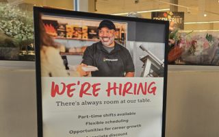 美 상반기 금리 인하 물건너가나…'깜짝 고용 호조' 월가도 몰랐다