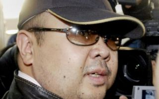 공항서 '독가스 암살'이라니…'10만원' 받은 여성 손에 숨진 김정남[뉴스속오늘]