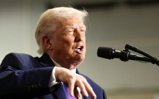 트럼프 "이란, 미친 쓰레기들…오늘 무슨 일 일어나는지 보라"